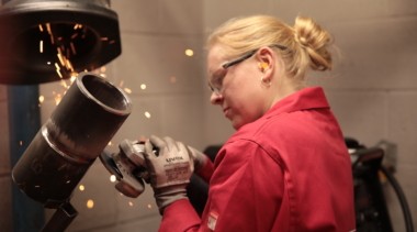 Competitor in uniform welding metal